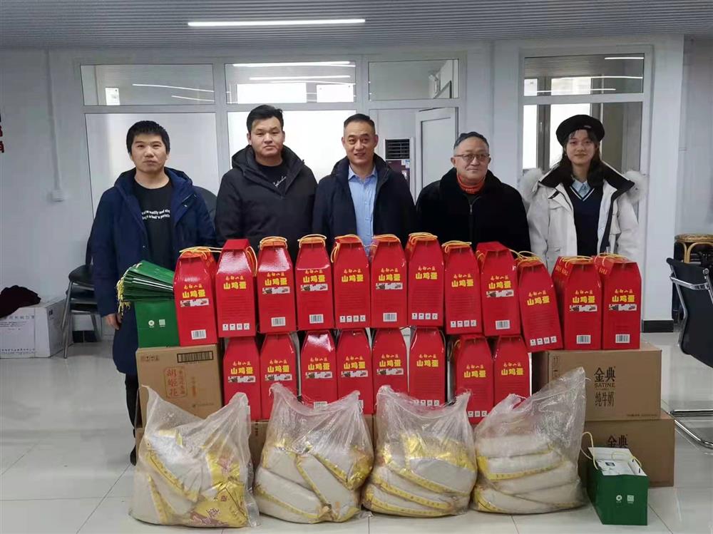 情牵小年送温暖 助力振兴暖民心 谈球吧走访楚家庄帮扶村
