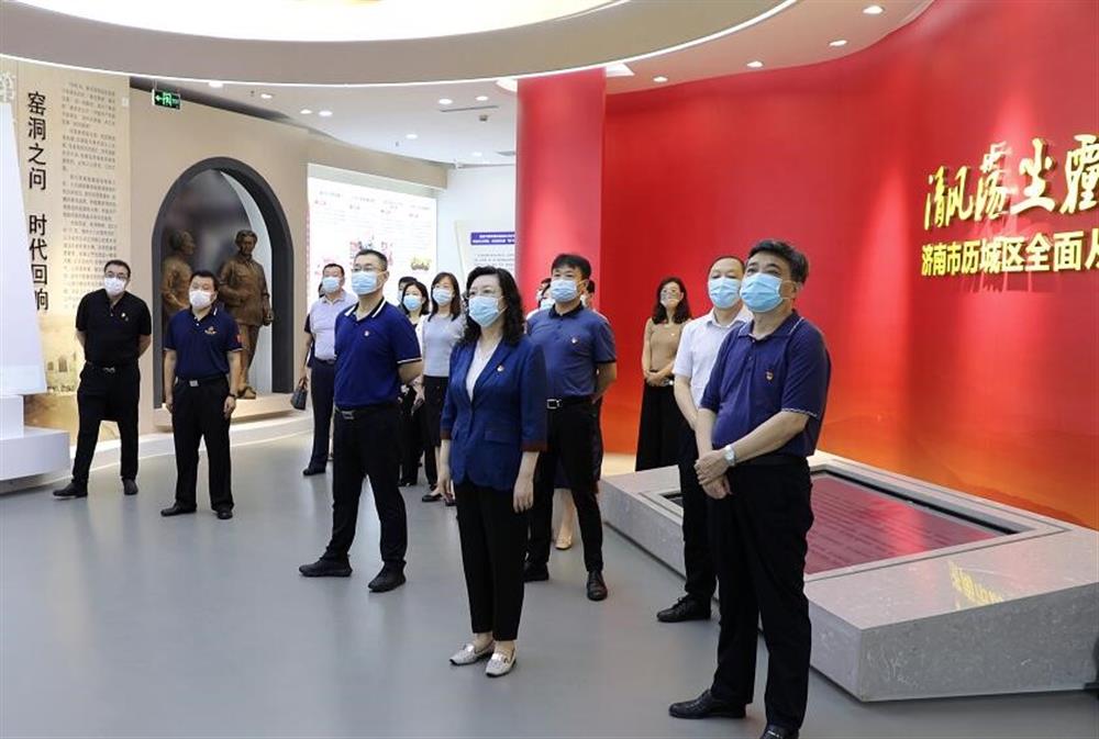 谈球吧 开展全面从严治党警示教育活动